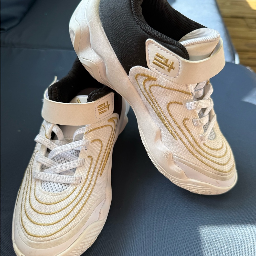 Nike Giannis Immortality 4